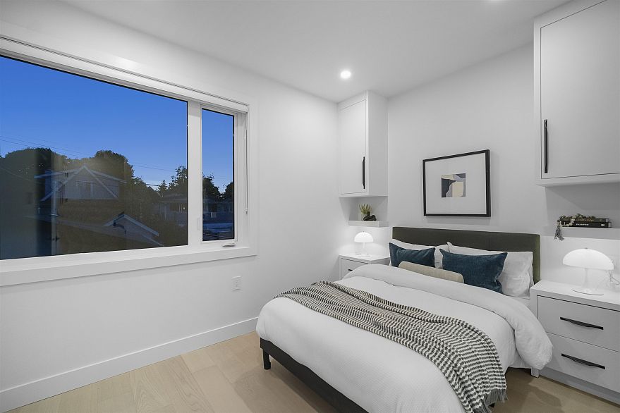 2 5033 Prince Albert Street