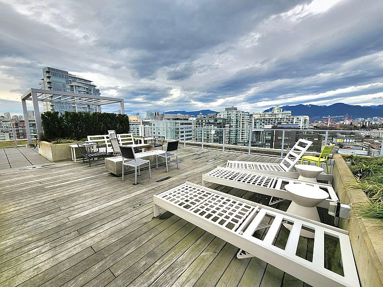 909 180 E 2ND AVENUE, Vancouver BC V5T 0K4