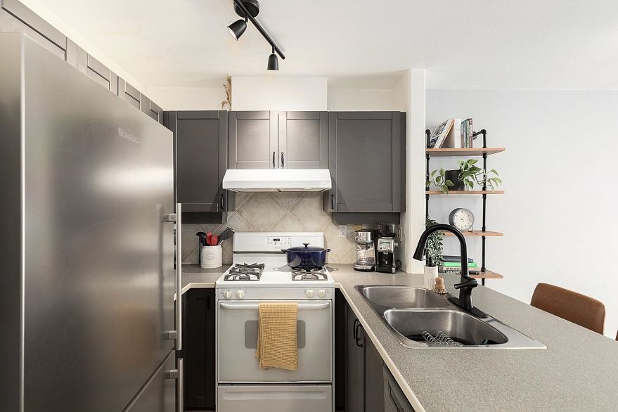 405 2688 Vine Street