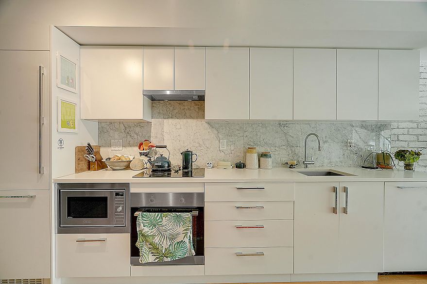 210 2508 Fraser Street