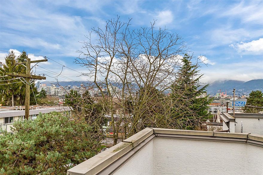 201 2222 Prince Edward Street