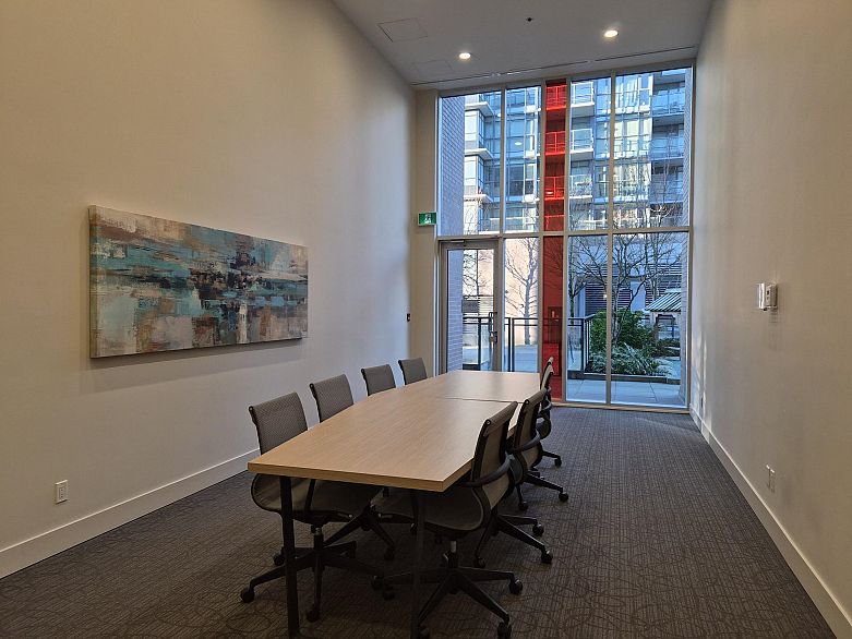 317 2033 W 10th Avenue