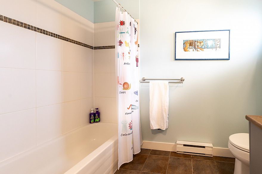 PH11 2265 E Hastings Street