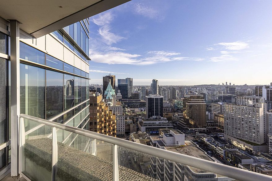 3308 1111 Alberni Street