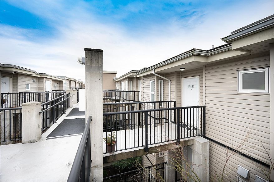 PH11 2265 E Hastings Street