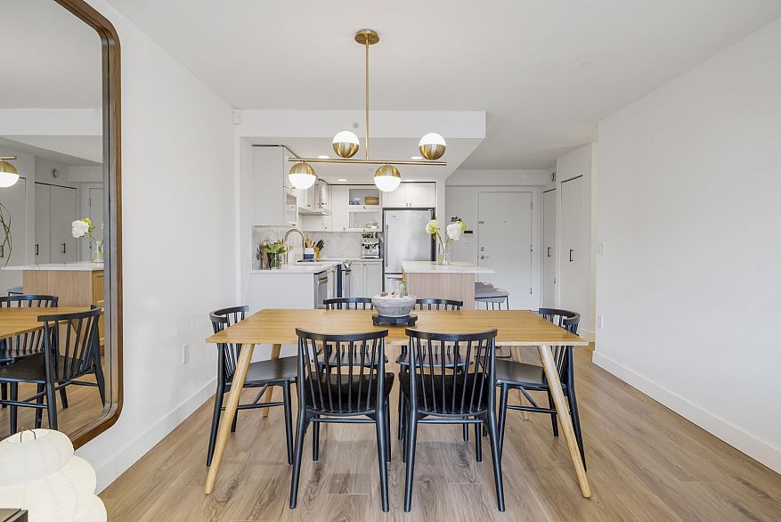 504 2137 W 10th Avenue