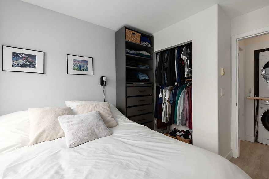 405 2688 Vine Street