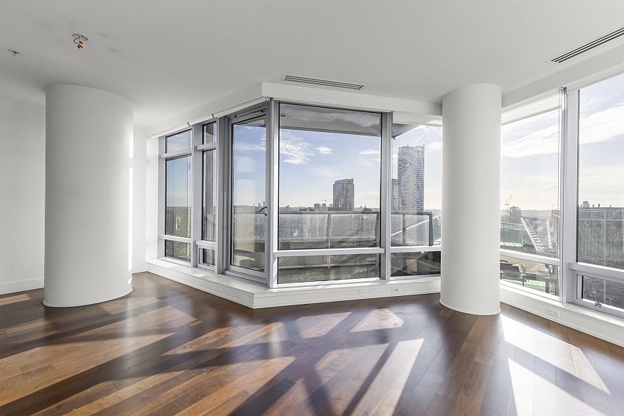 3308 1111 Alberni Street