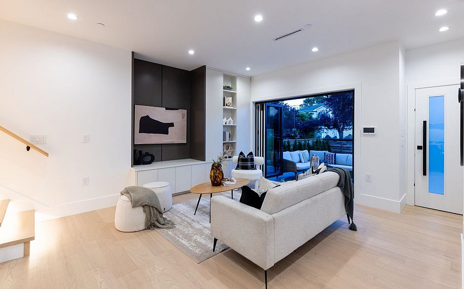 #1 1079 E 14th Avenue