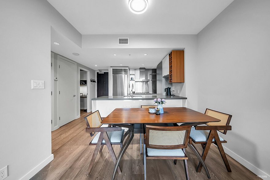 1907 788 Richards Street