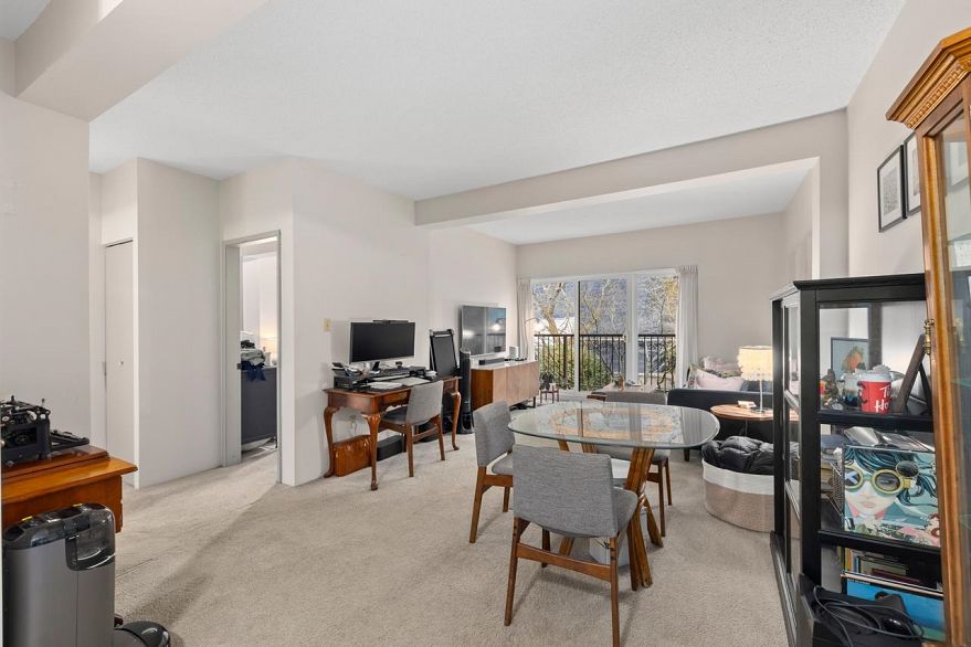 318 1655 Nelson Street