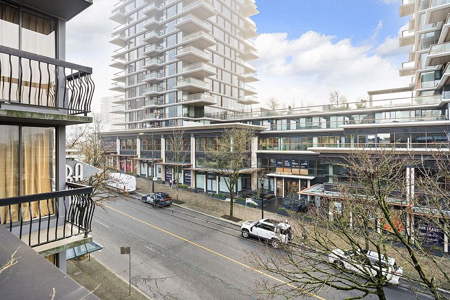 400 1455 Robson Street
