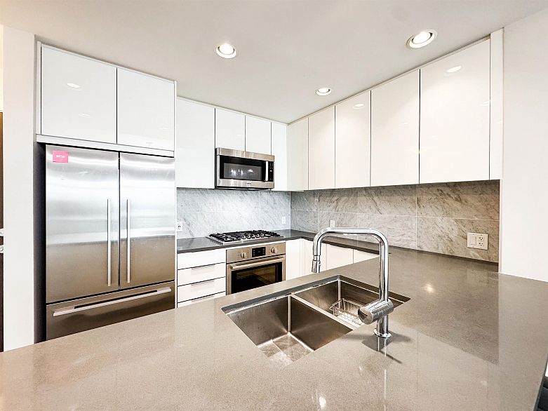 404 3289 Riverwalk Avenue