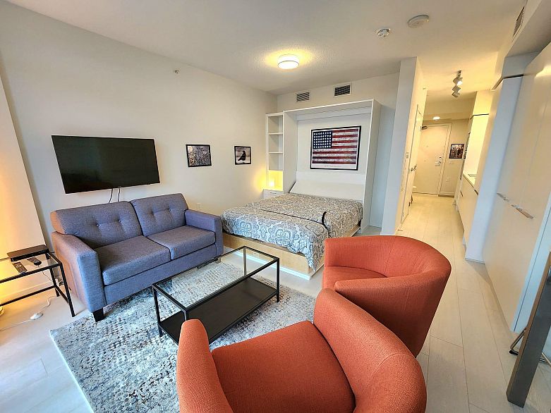 909 180 E 2ND AVENUE, Vancouver BC V5T 0K4