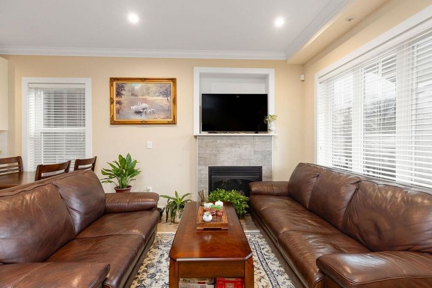 201 4577 Slocan Street