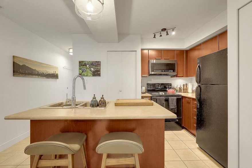 303 2525 Blenheim Street