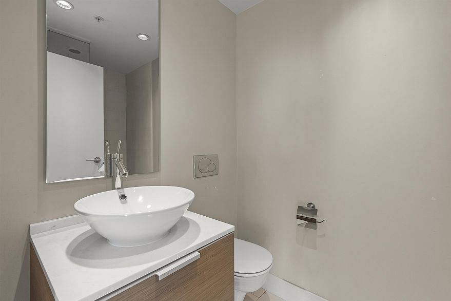 3308 1111 Alberni Street