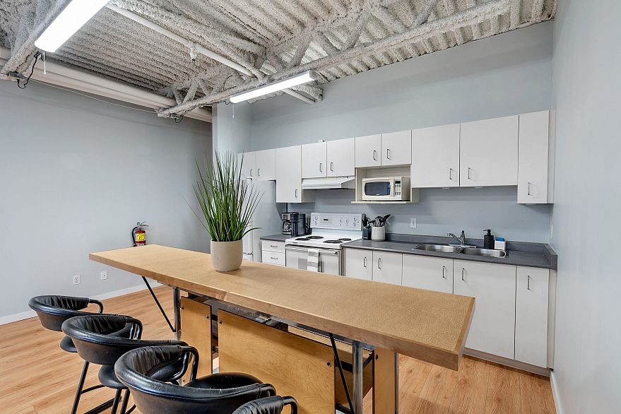 306 350 E 2nd Avenue