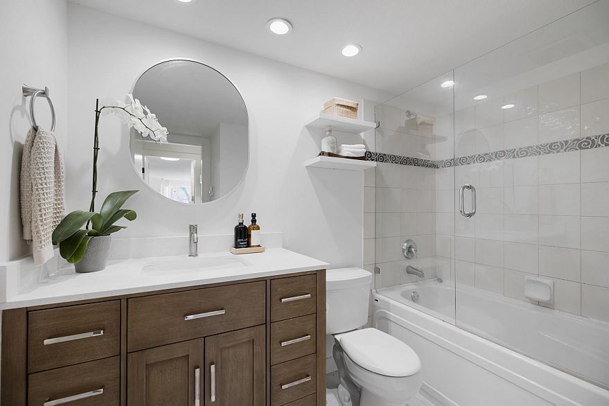 504 2137 W 10th Avenue