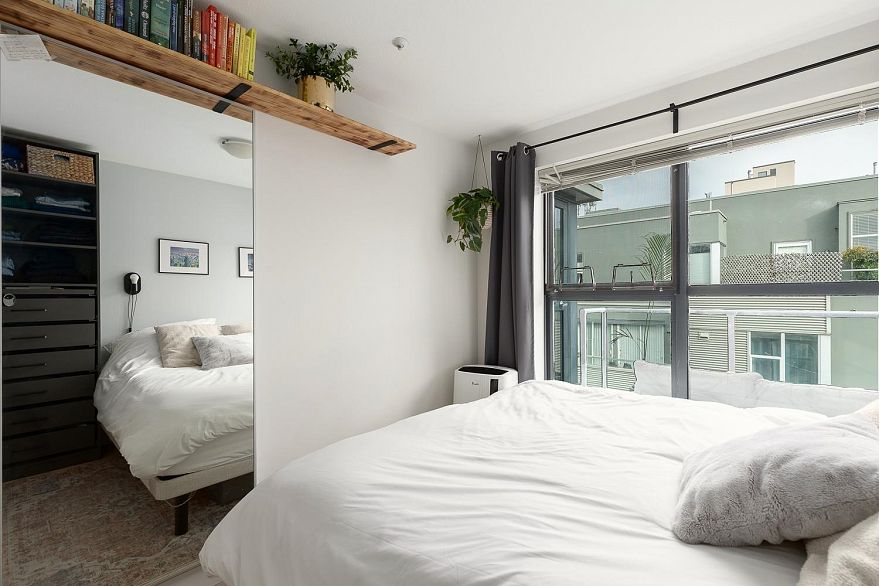 405 2688 Vine Street