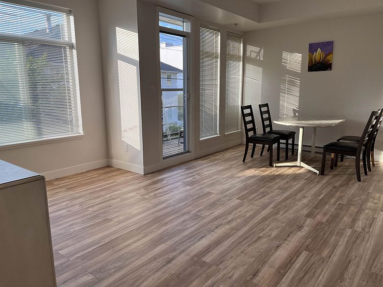 204 5649 KING'S ROAD ROAD, Vancouver BC V6T 1K9