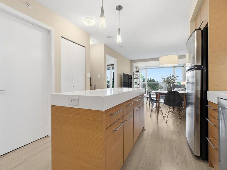 607 2770 Sophia Street