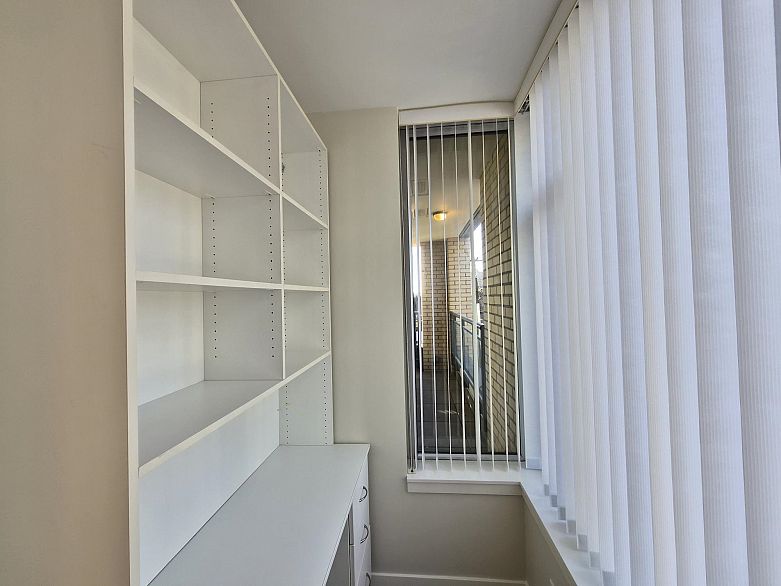 317 2033 W 10th Avenue