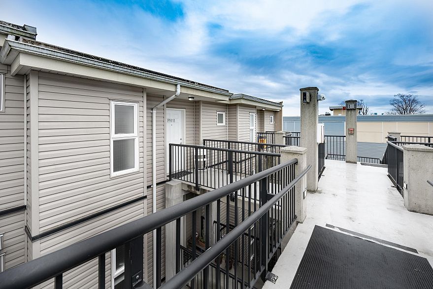 PH11 2265 E Hastings Street