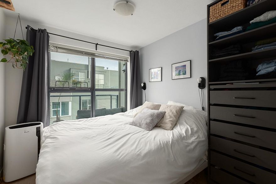 405 2688 Vine Street