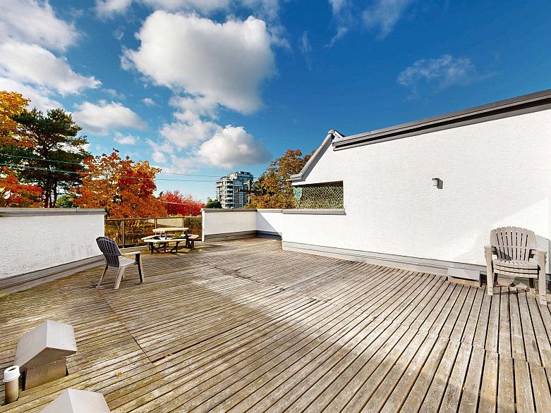 201 2222 Prince Edward Street