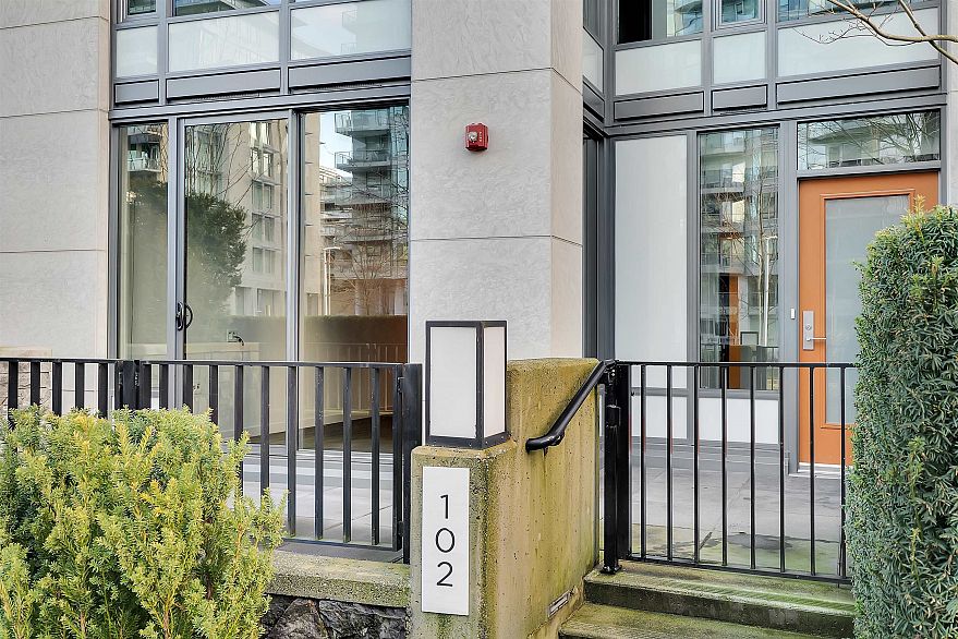 102 1688 Pullman Porter Street