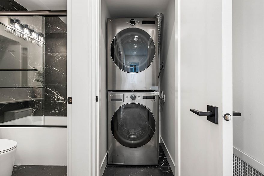 4 3065 Charles Street