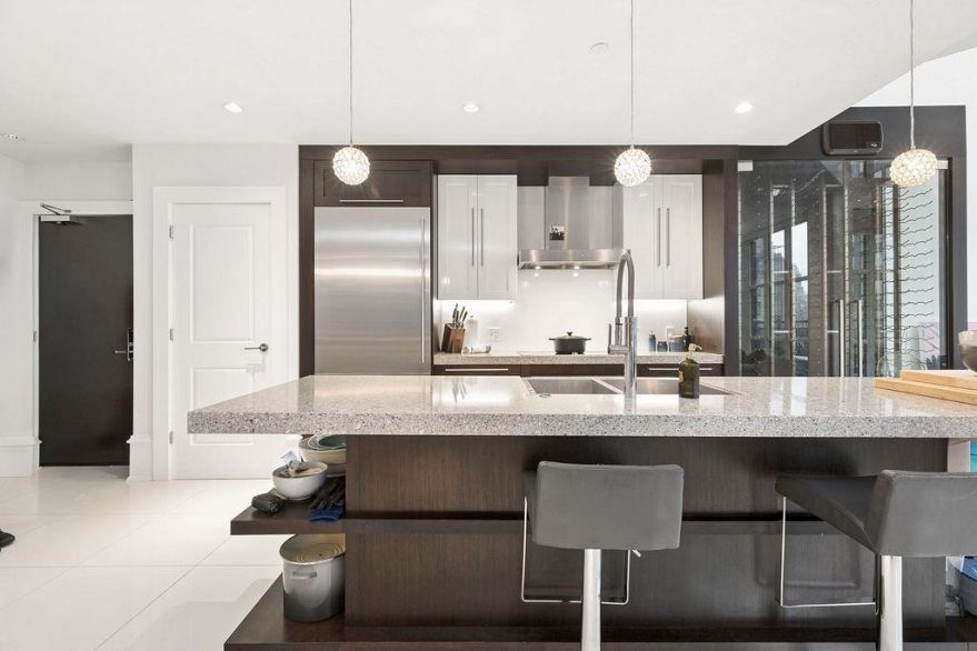 PH2 1102 Hornby Street