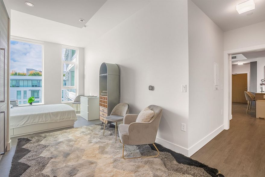 504/505 3438 Sawmill Crescent