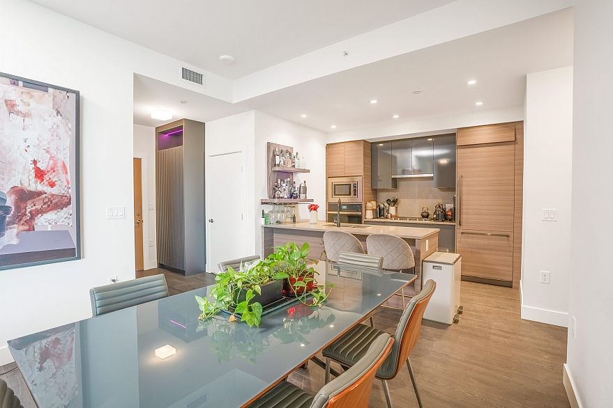 504/505 3438 Sawmill Crescent