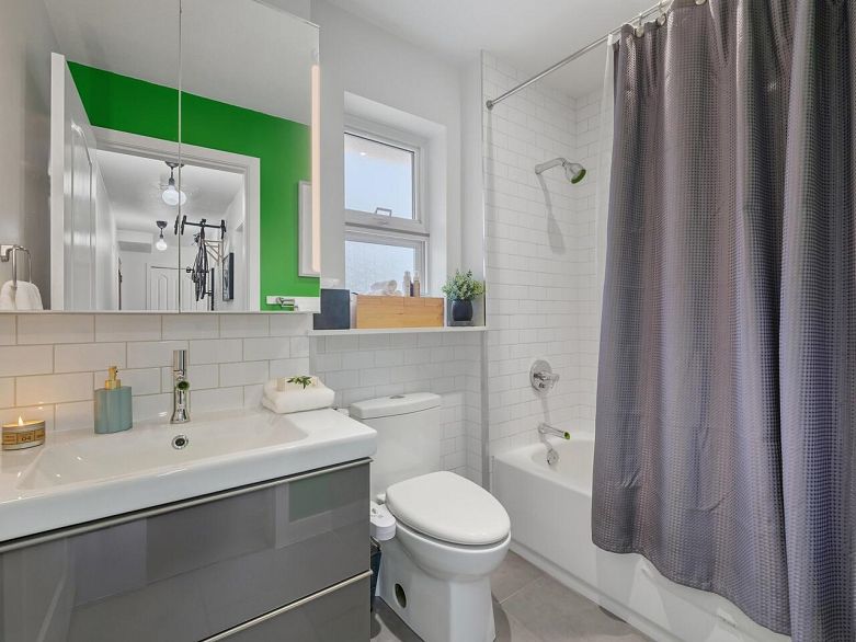 305 1915 E Georgia Street