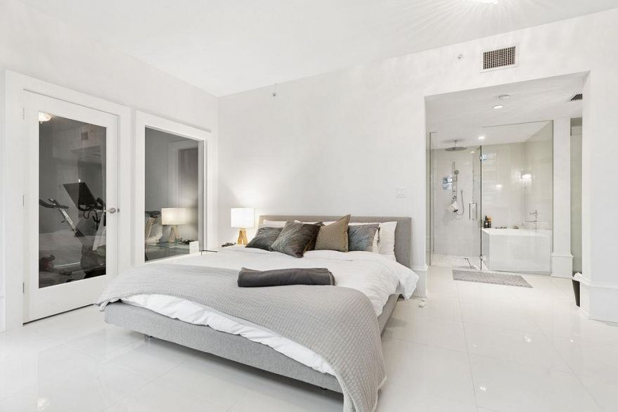 PH2 1102 Hornby Street