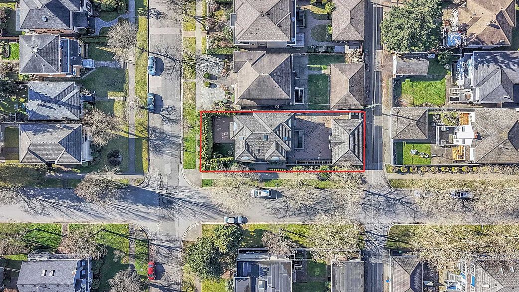 3593 Mackenzie Street