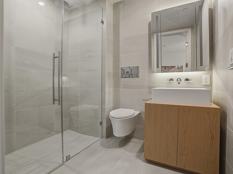 3902 1568 Alberni Street