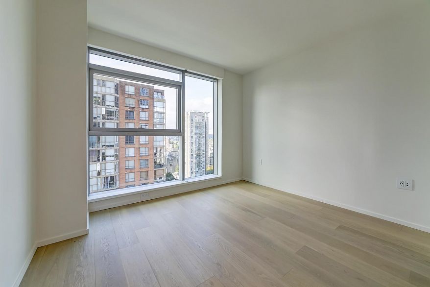 1202 889 Pacific Street