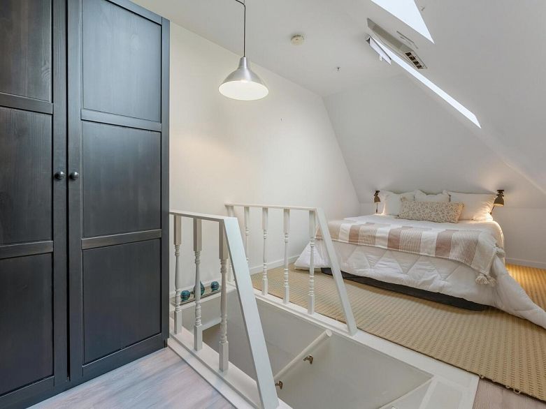 305 1915 E Georgia Street