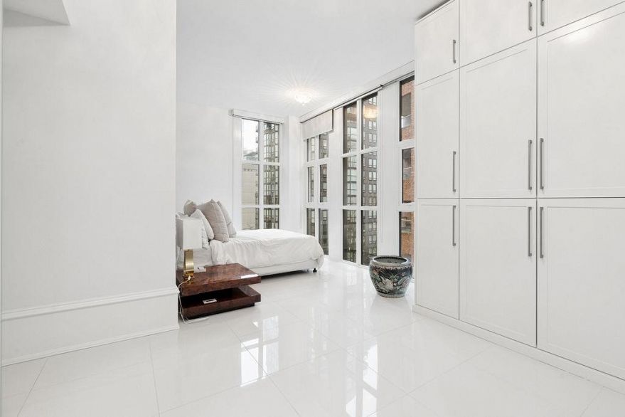 PH2 1102 Hornby Street