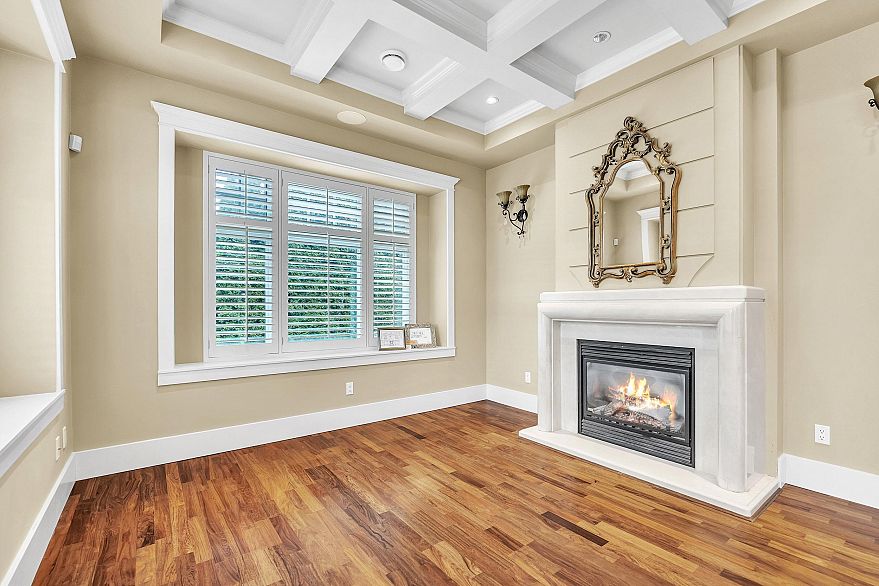 3593 Mackenzie Street