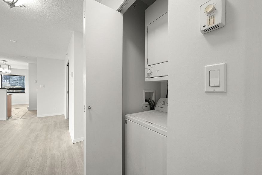 2502 1331 Alberni Street