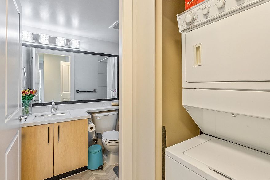 1101 3663 Crowley Drive