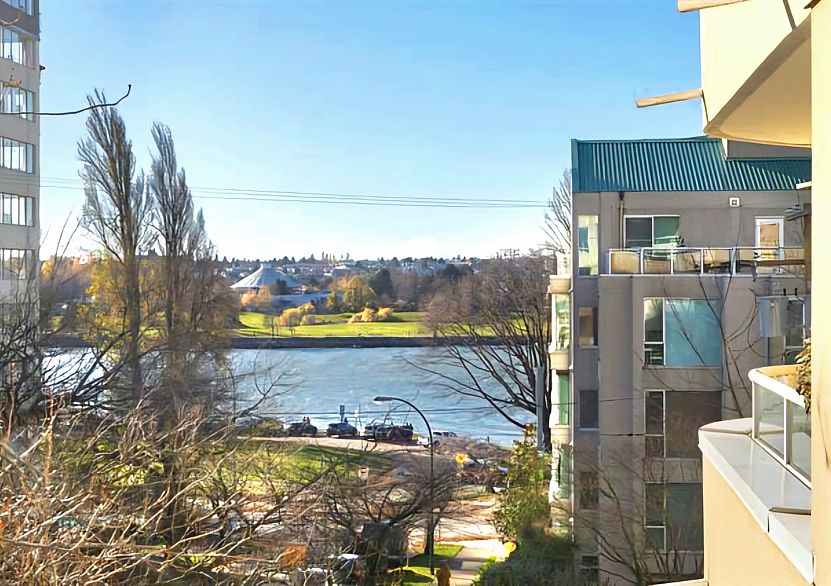 1406 HARWOOD STREET, Vancouver BC V6G 1X5