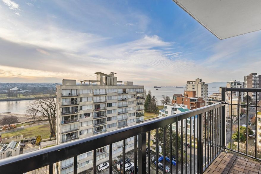 808 1330 Harwood Street