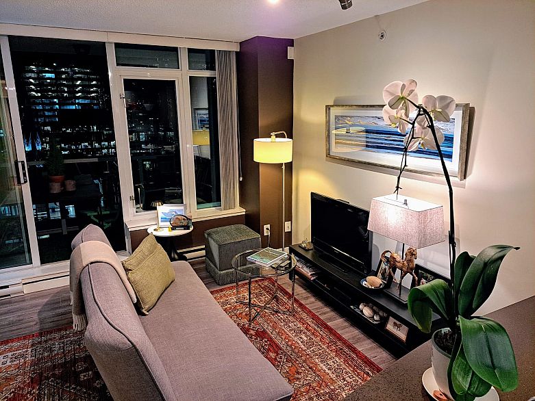 1611 610 Granville Street