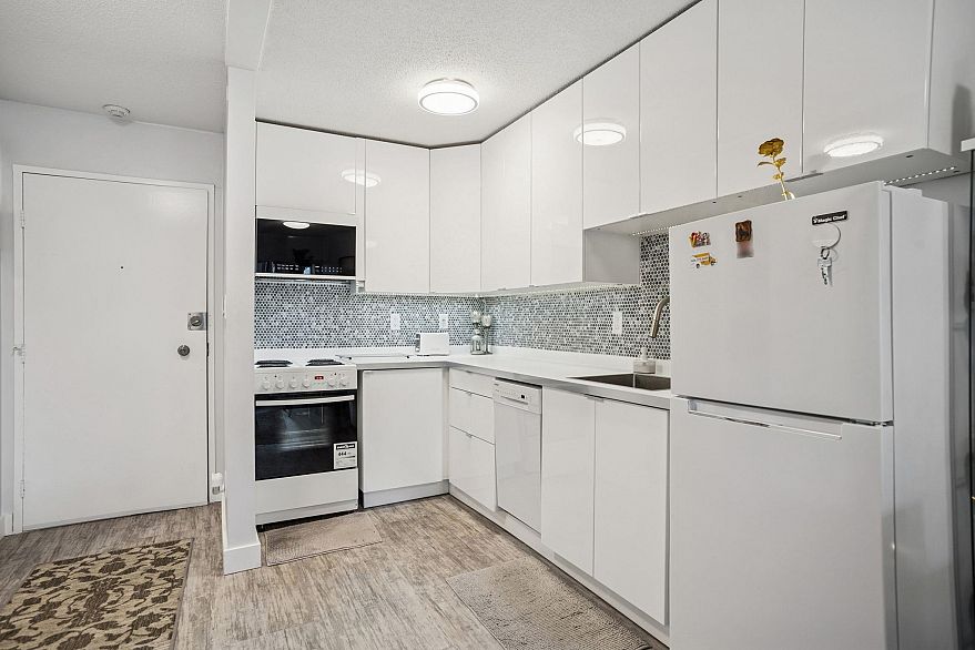 303 1717 W 13th Avenue