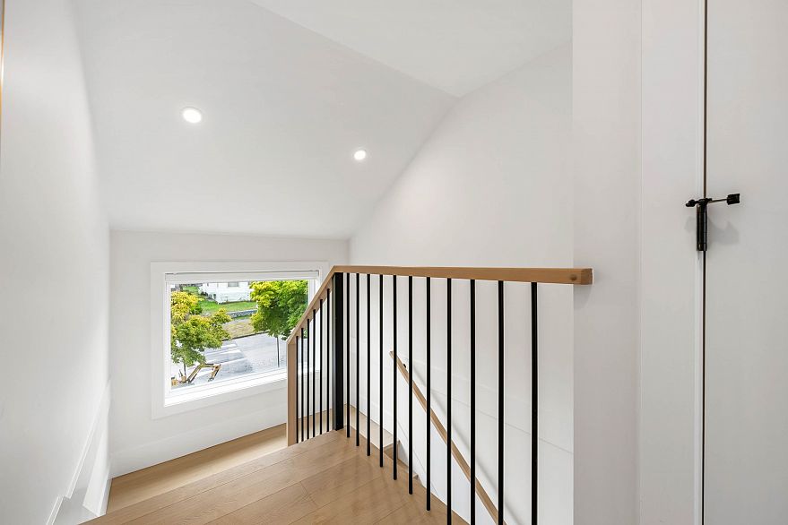 4 3065 Charles Street